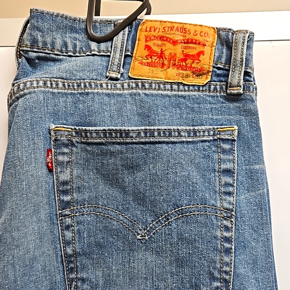 Levis Jeans (38W x 30L)